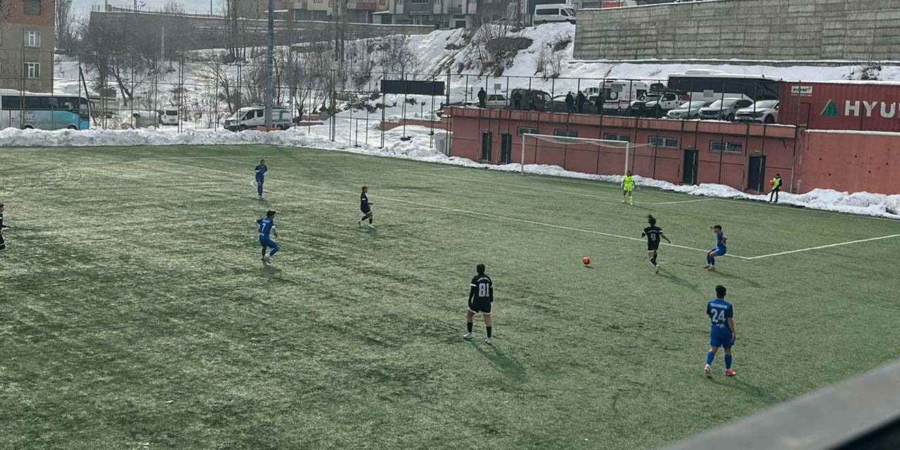 Yüksekova kadın futbol takımı, Kocaeli takımını 8-0 yendi