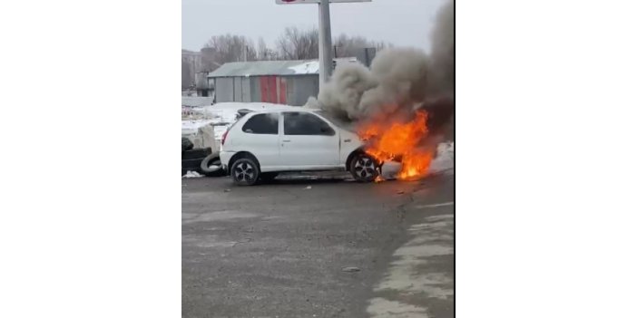 Muş’ta otomobil alevlere teslim oldu