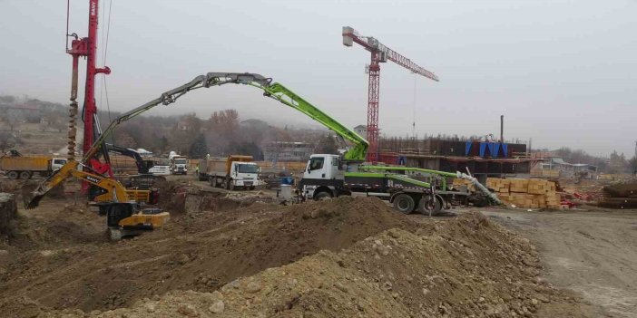 Malatya’da depremin yıktığı Başpınar’da inşaatlar yapılıyor