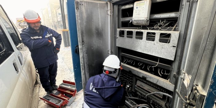 Yüksekova’da elektrik altyapısı güçlendirme çalışmaları devam ediyor