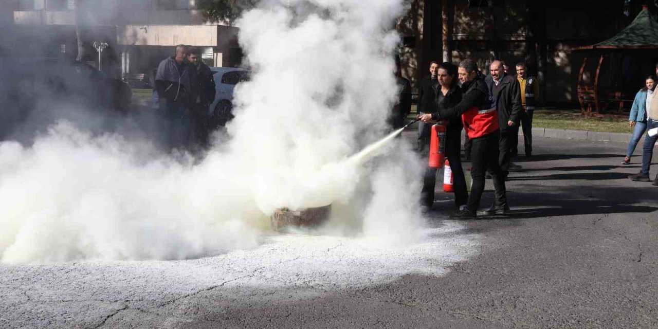 Belediye personellerine acil durum ve ilk yardım eğitimi