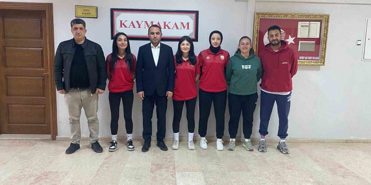 Besni masa tenisi takımları şampiyonluğu coşkuyla kutladı