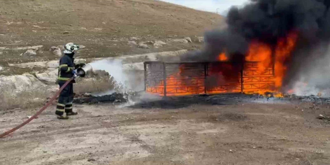 Petrol kuyusunda çıkan yangın söndürüldü