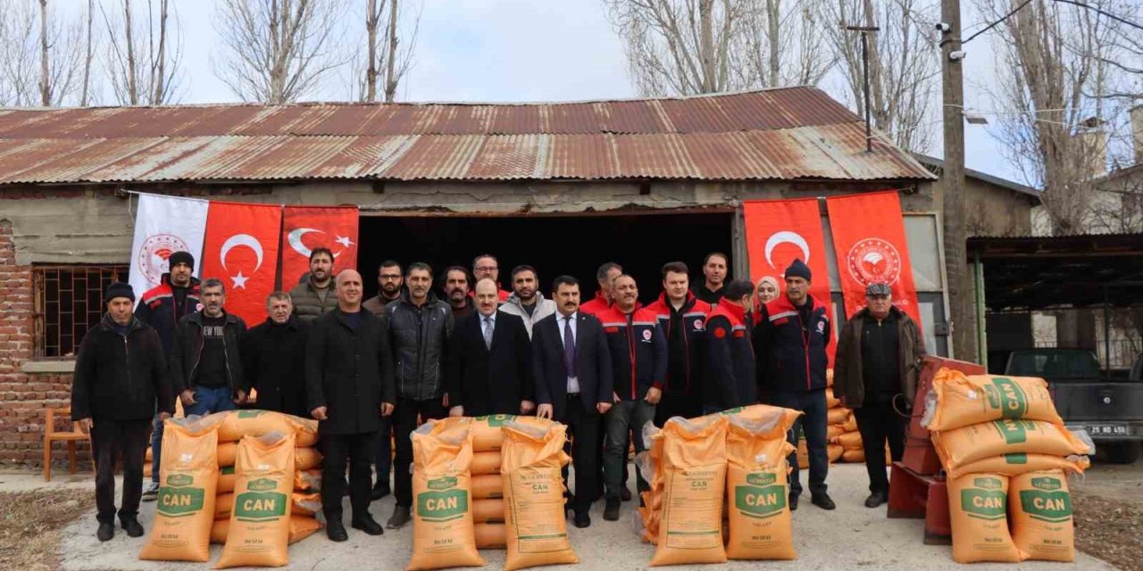 Oltu'da afetzede çiftçilere gübre desteği