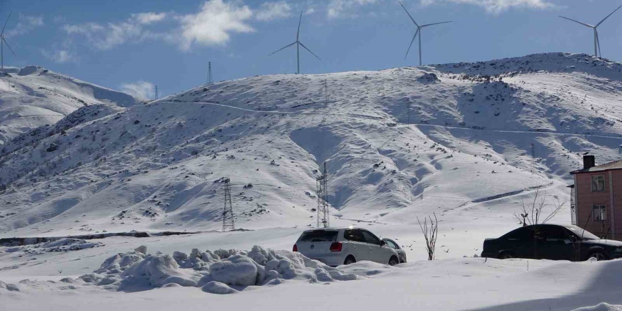 Bitlis’te kapanan 27 köy yolunu ulaşıma kapandı