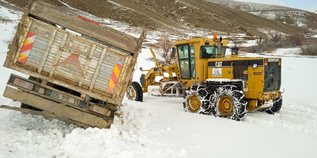 Van'da kapanan 209 mahalle ve mezra yolu ulaşıma açıldı