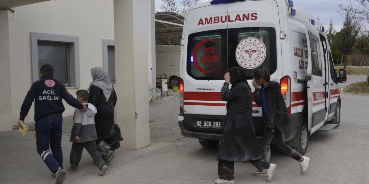 Lastiği patlayan minibüs şarampole girdi: 4 kişi yaralandı