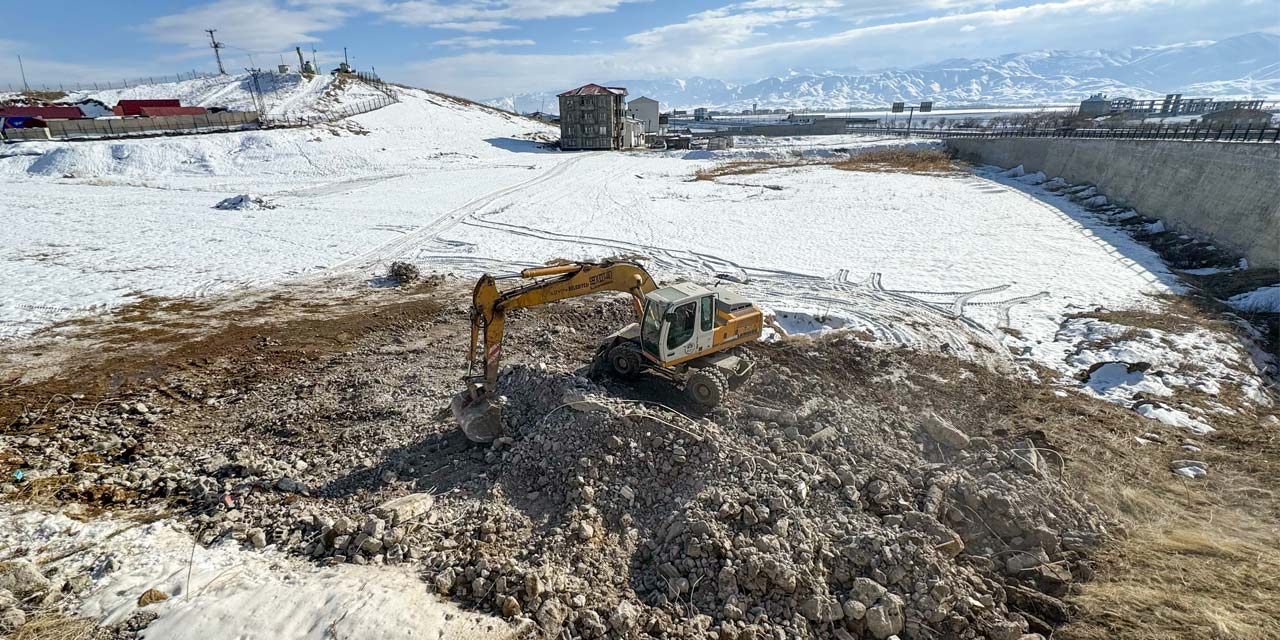 Eslem’in evinin yakınındaki harabe yapı yıkıldı