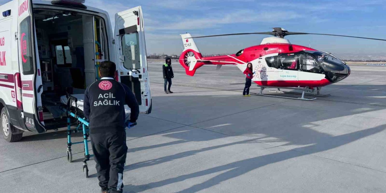 Ambulans helikopter göğüs ağrısı çeken hasta için havalandı