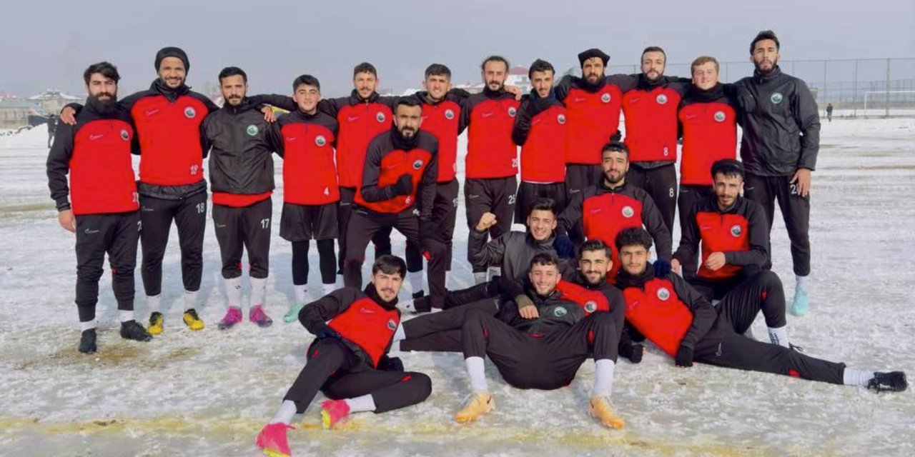 Yüksekova Belediyespor ile Şemdinli Belediyespor karşı karşıya gelecek