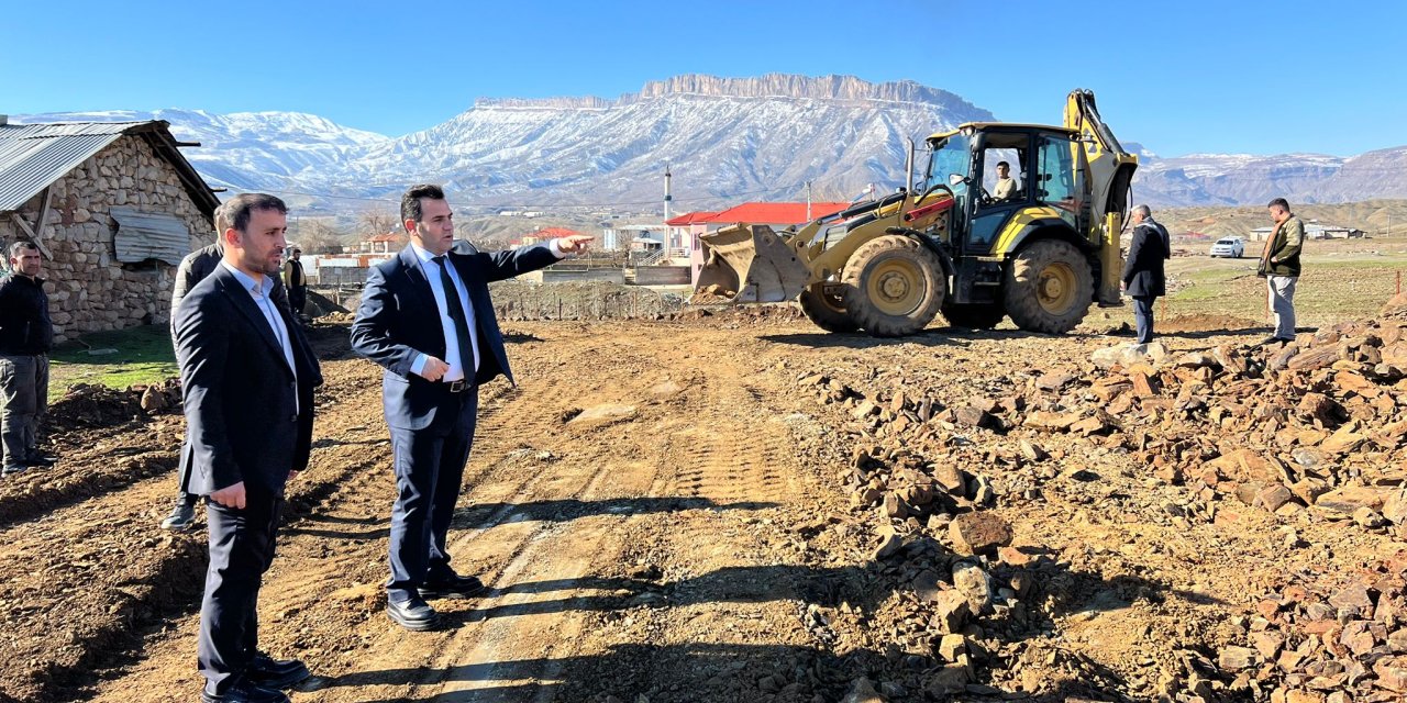 Derecik’te Başaklı Mahallesi’ne yılardır beklenen yeni yol