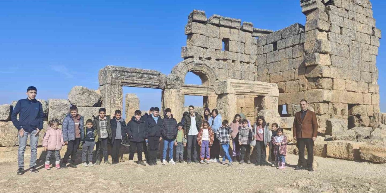 Çınar'da çocuklar Zerzevan Kalesi’ni gezdi