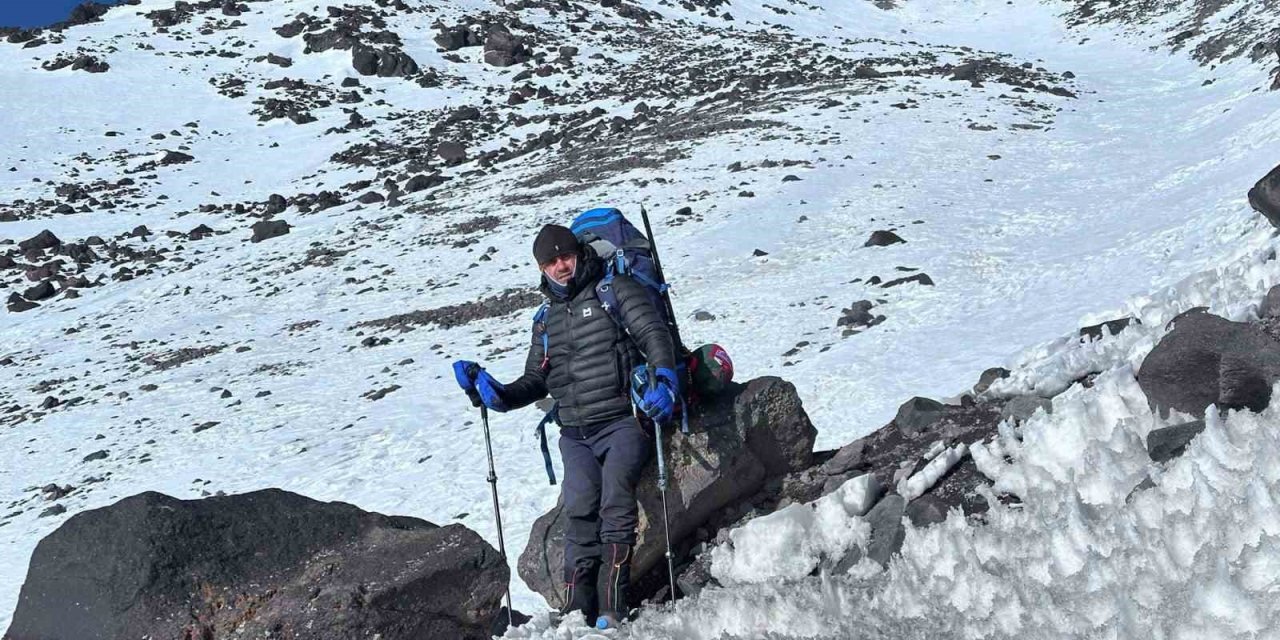 Elazığ Dağcılık Spor Kulübü, 2 haftada 2 zirve yaptı