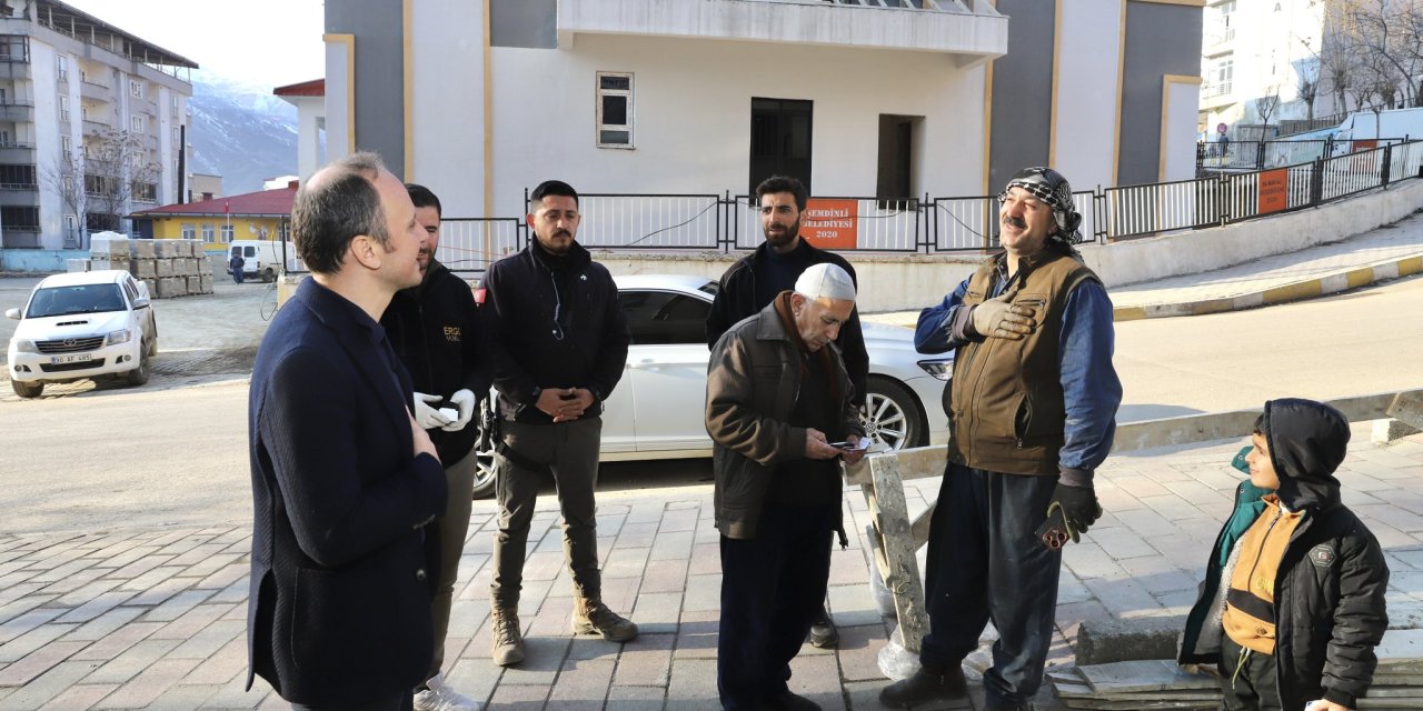 Şemdinli Kaymakamı Akpınar, esnaf ziyaretleri gerçekleştirdi