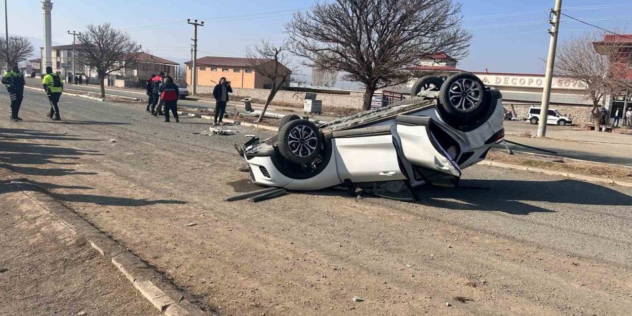 Iğdır’da direksiyon hakimiyetini kaybeden sürücü kaza yaptı