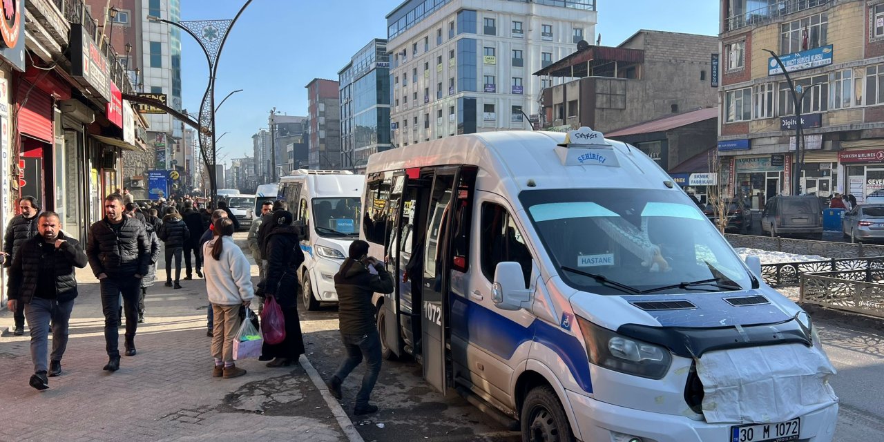 Yüksekova’da toplu taşıma zammına vatandaş ve servis şoförleri ne diyor?