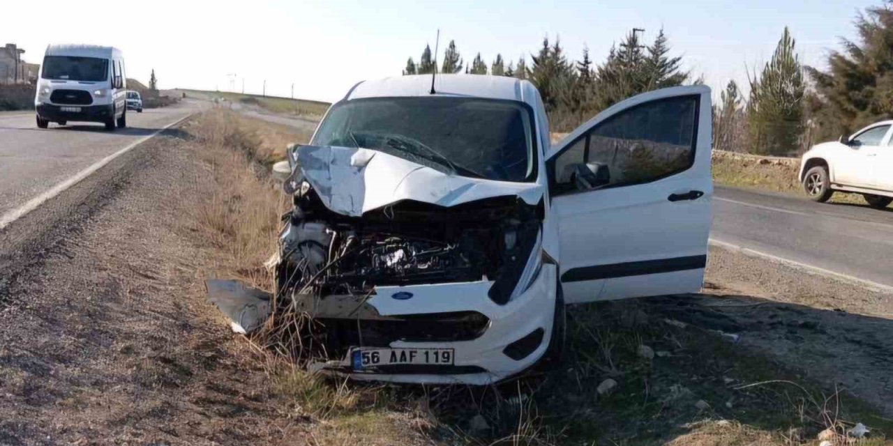 Siirt Kurtalan’da trafik kazası: 2 yaralı