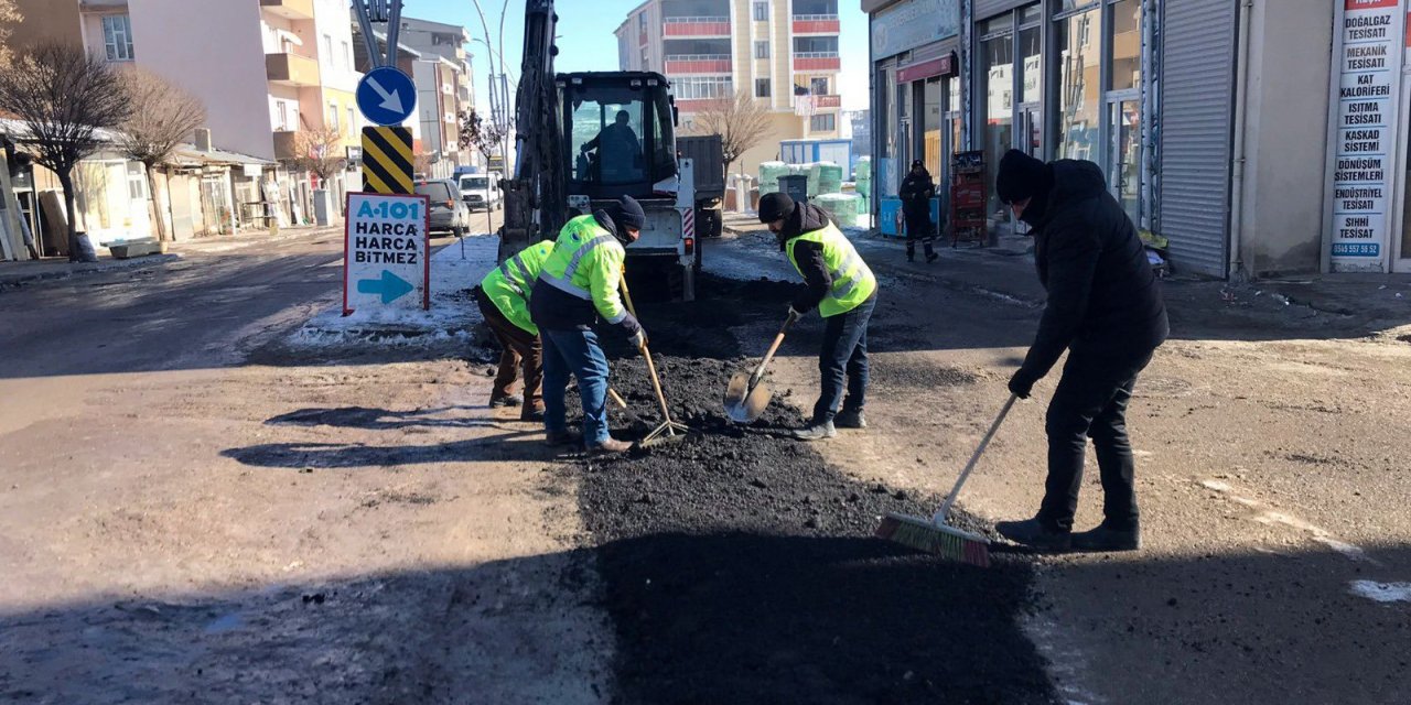 Van'da yol ve bakım çalışmaları devam ediyor