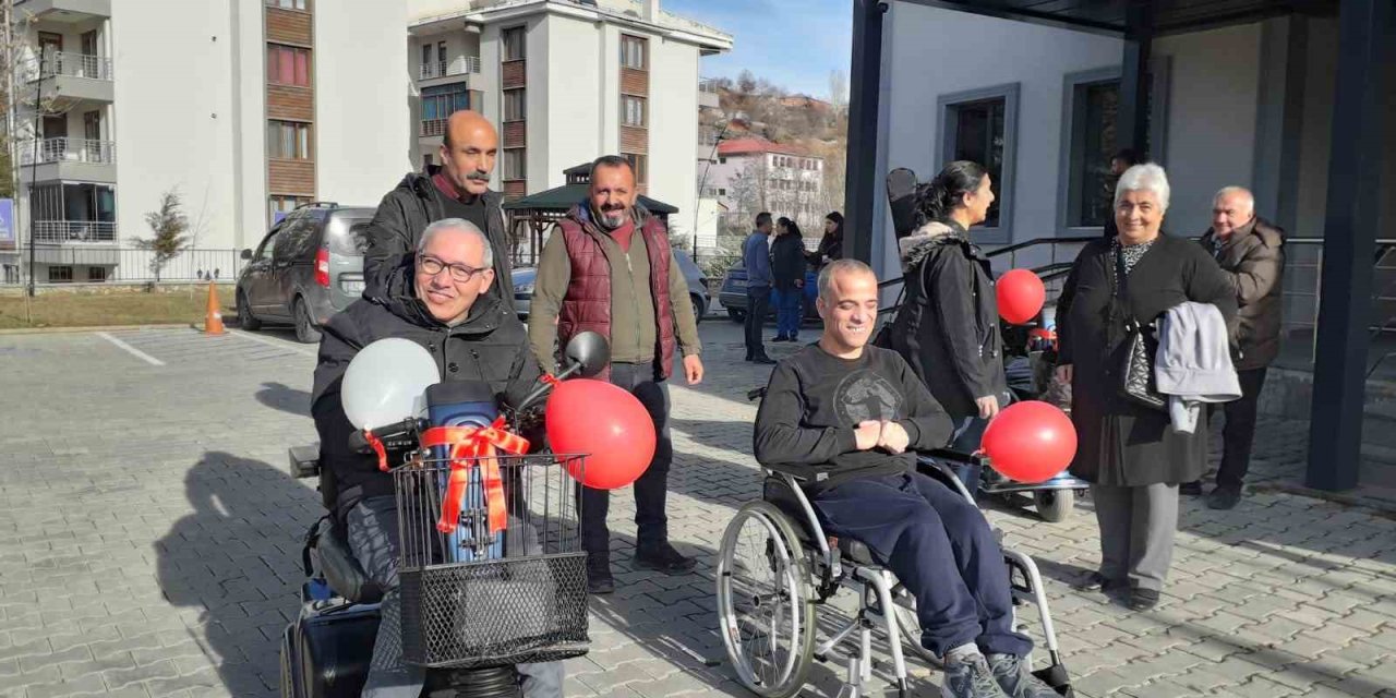 Dersim’de, engellilere tekerlekli sandalye