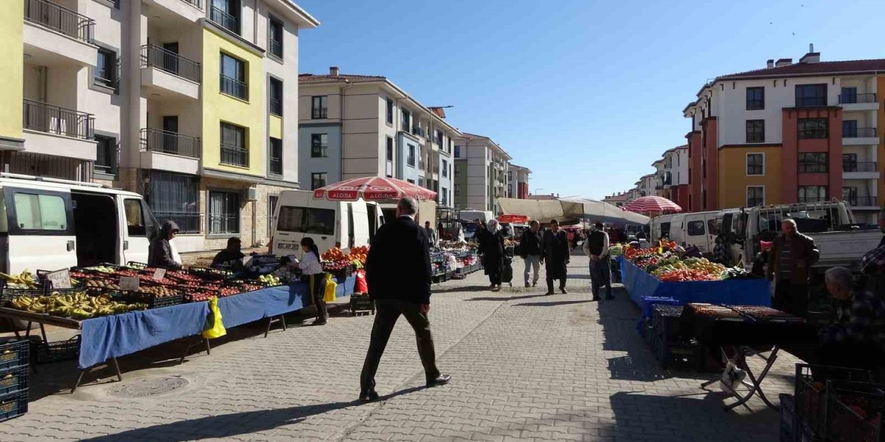 Adıyaman Örenli Mahallesi'nde semt pazarı kuruldu