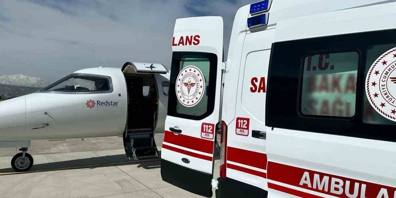 Ambulans uçak beyin kanaması geçiren hasta için havalandı