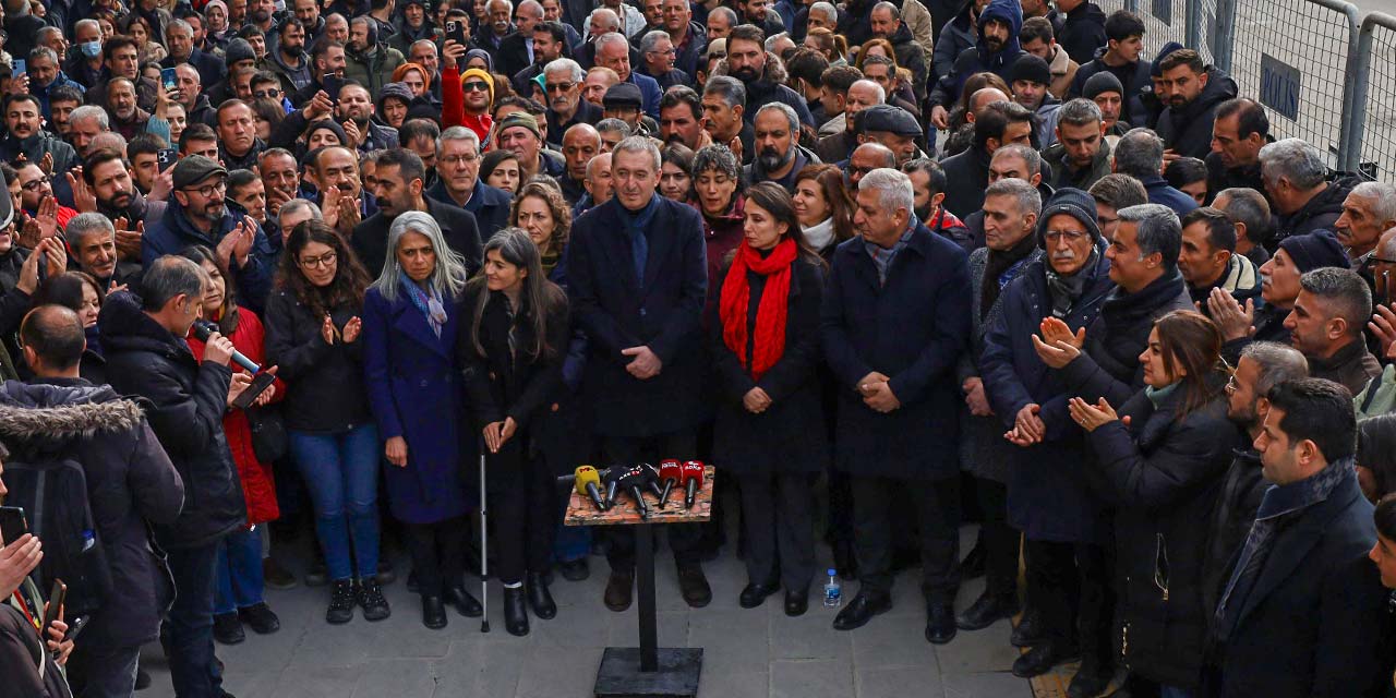 Bakırhan Van'da sordu: Siz çözüm istiyor musunuz?