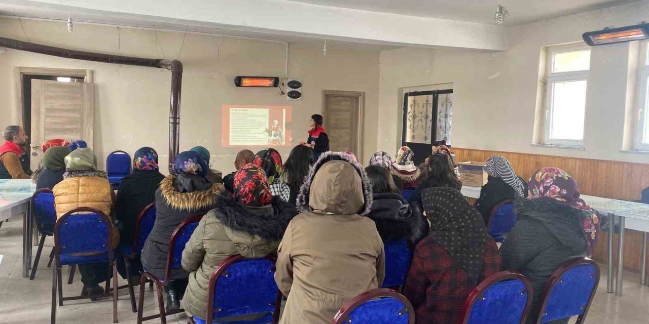 Kars'ta kadın çiftçiler hem öğreniyor hem güçleniyor