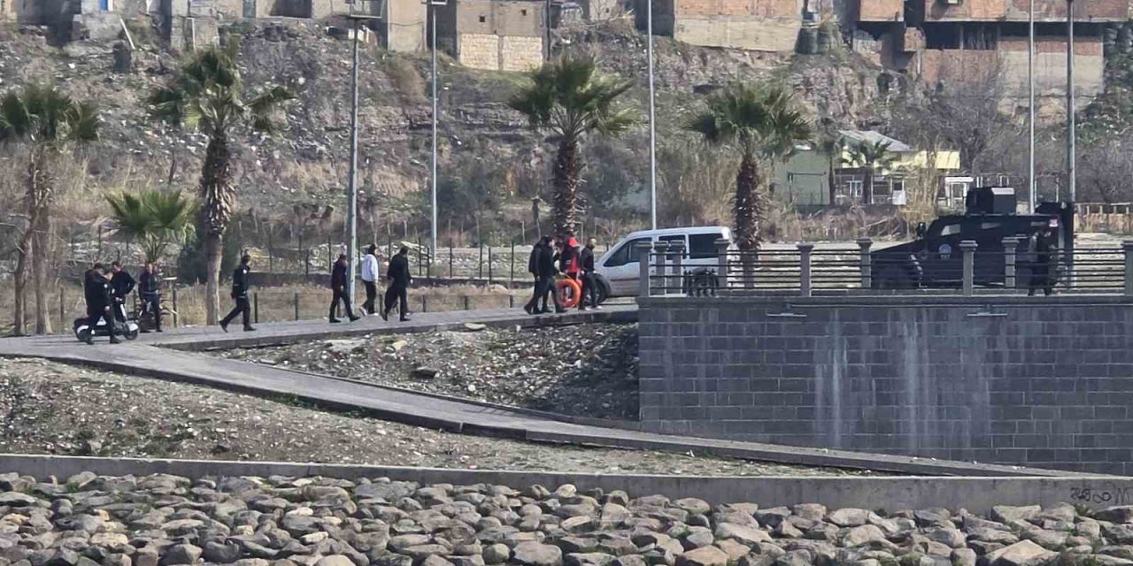 Cizre'de intihar girişimini itfaiye erleri engelledi