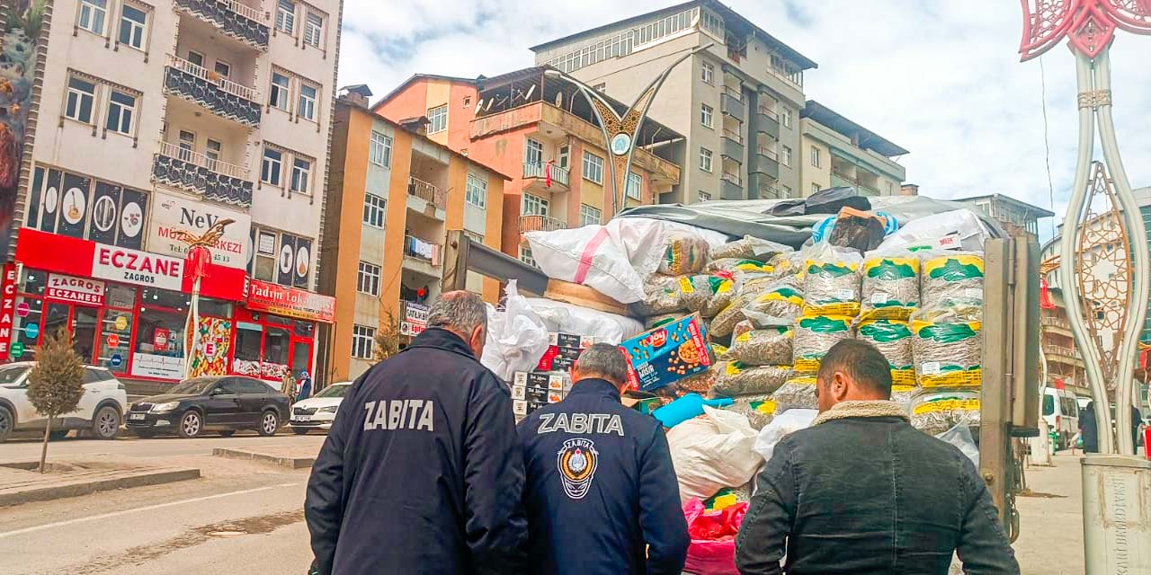 Hakkari'de zabıta, kaçak satıcılara geçit vermedi