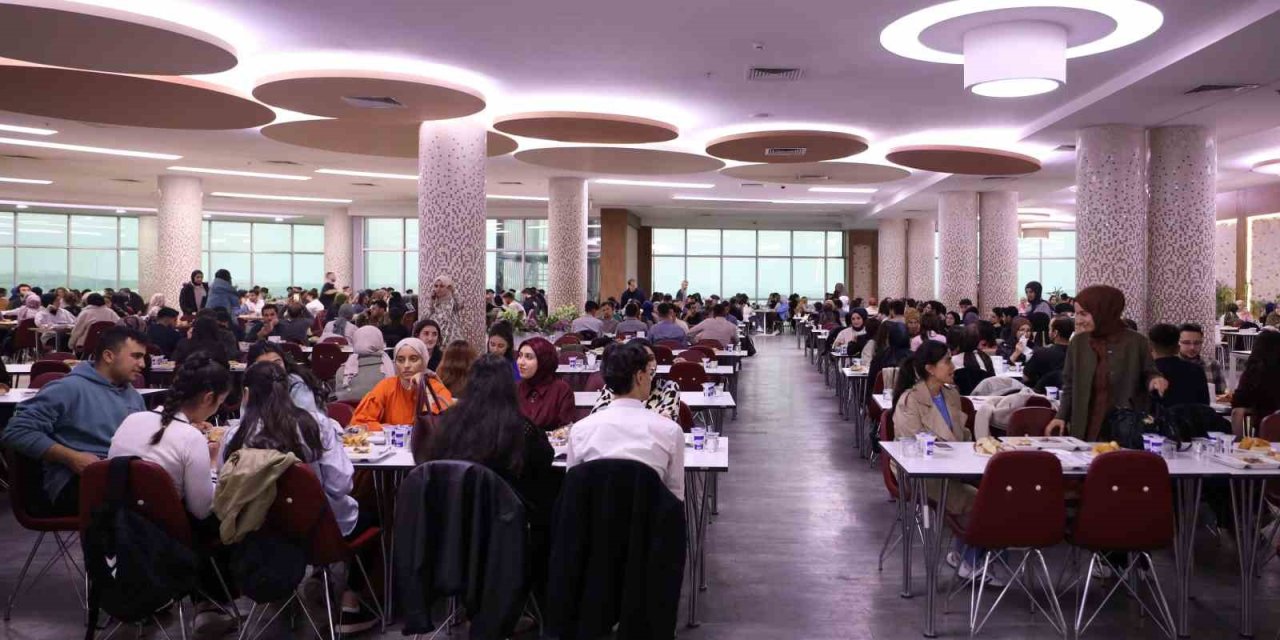 GİBTÜ öğrenci geleneksel iftarı gerçekleşti