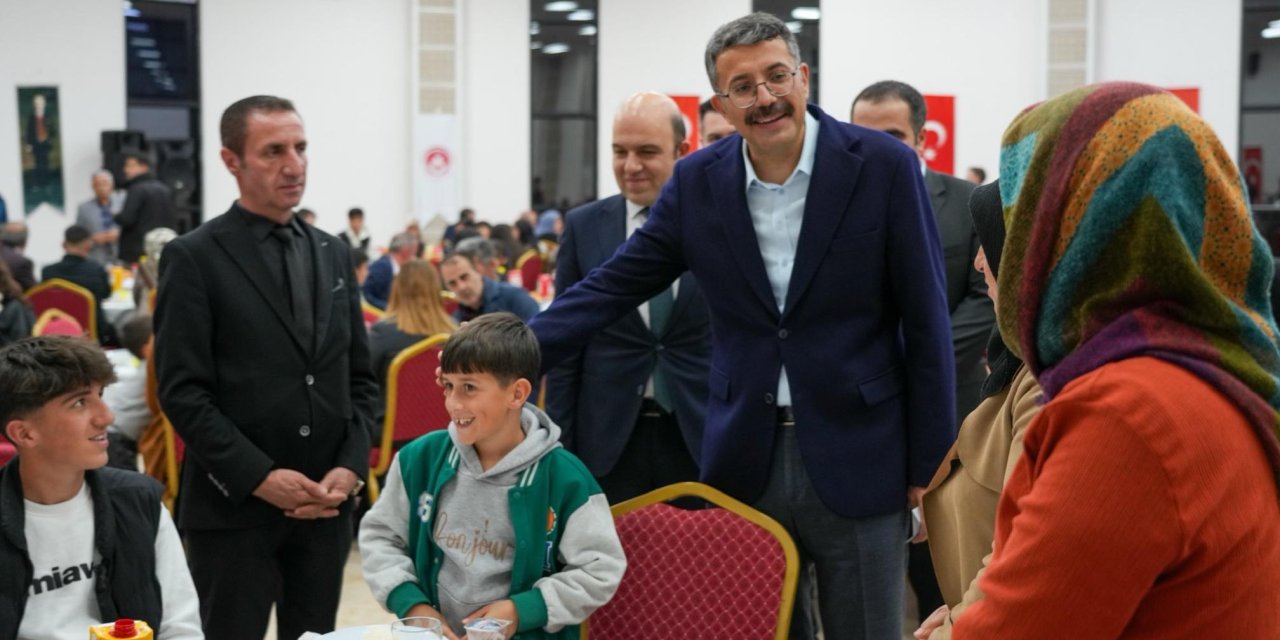 Vali Çelik, Dünya Yetimler Günü’nde düzenlenen iftar programına katıldı