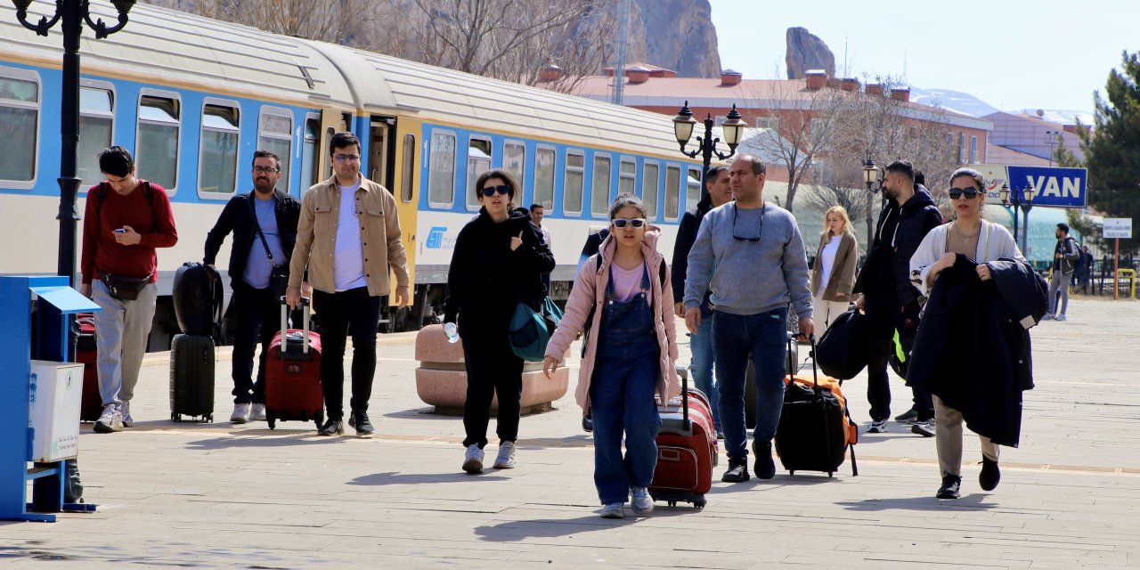 Newroz tatilinde Van'a 60 bin İranlı turist bekleniyor