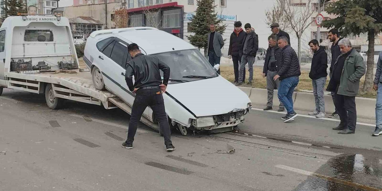 Erciş’te trafik kazası: 1 kişi yaralandı