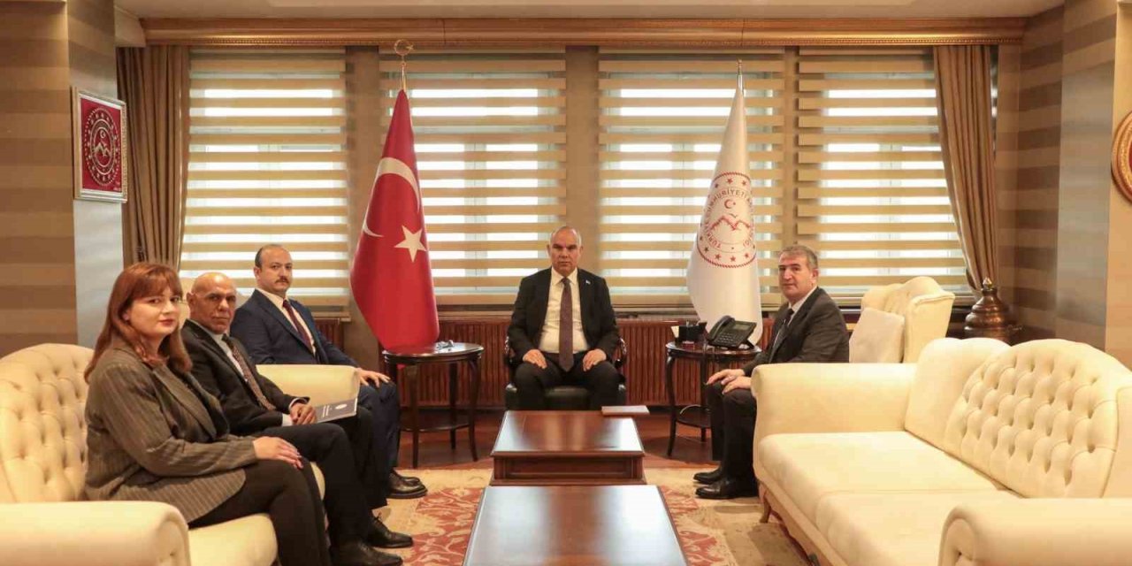 Ağrı Valisi Koç, Kütüphane Haftası nedeniyle heyeti kabul etti
