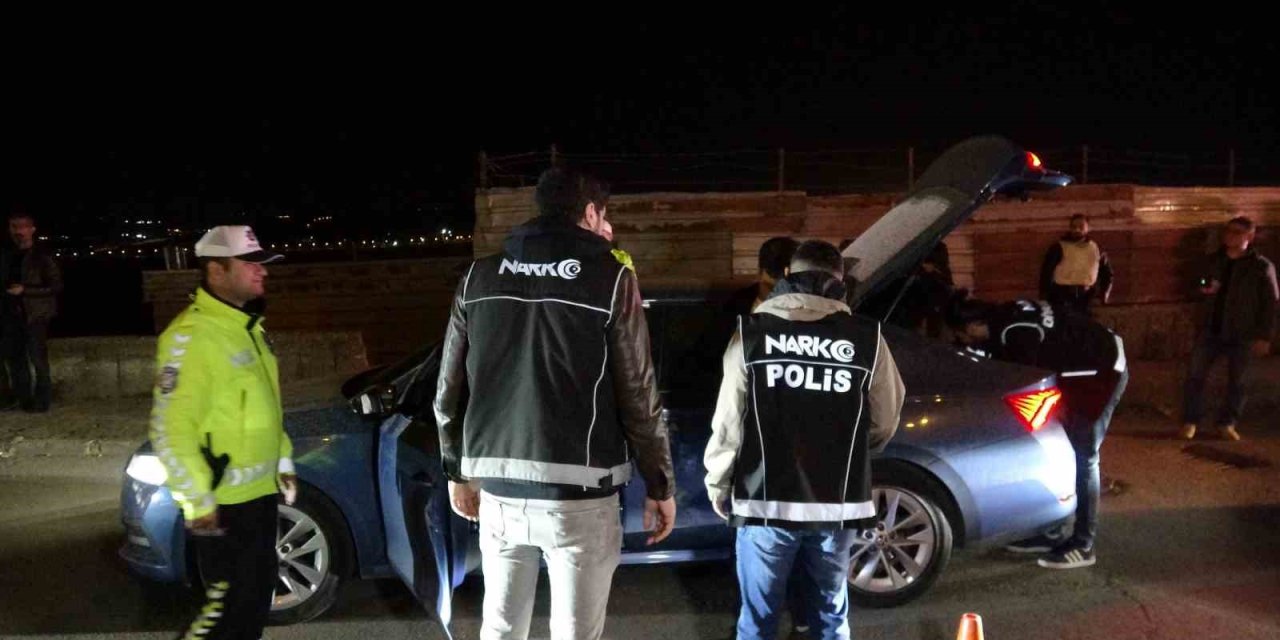 Diyarbakır’da 300 polisle narkotik uygulaması: 9 şüpheli hakkında işlem yapıldı
