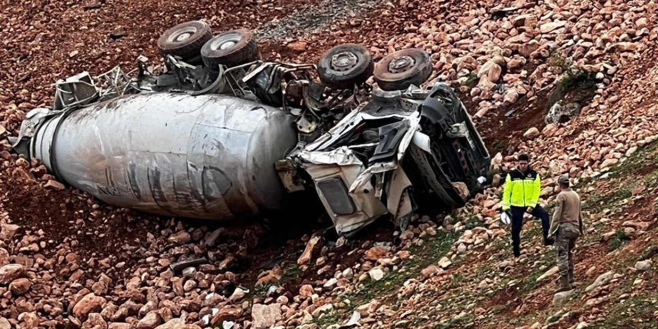 Şırnak’ta beton mikseri devrildi: 2 kişi yaralandı