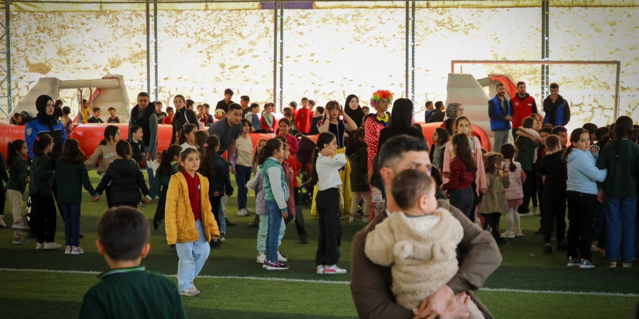 Çukurca'da 23 Nisan etkinlikleri çocuk şenliği ile başladı