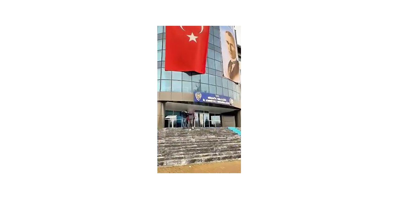 Sosyal medya üzerinden vatandaşları dolandıran 2 kişi yakalandı