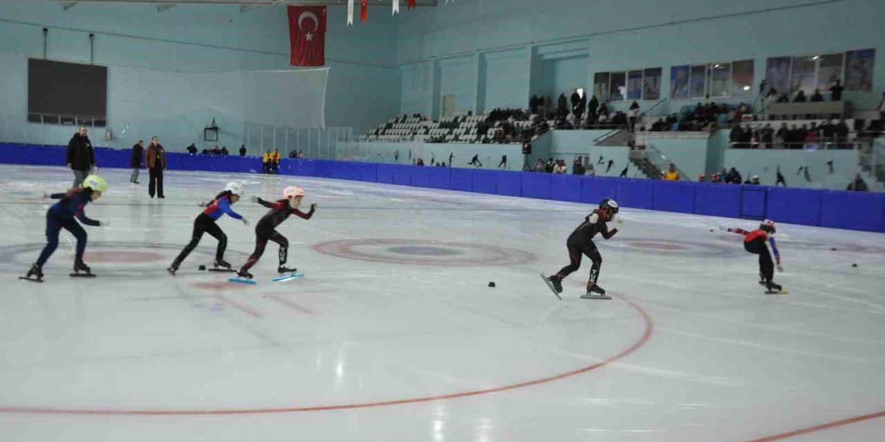 Kars’ta hız pateni yarışları devam ediyor