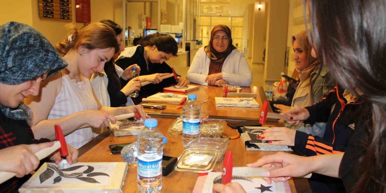Erzincan'da üniversiteli gençlere filografi etkinliği düzenlendi