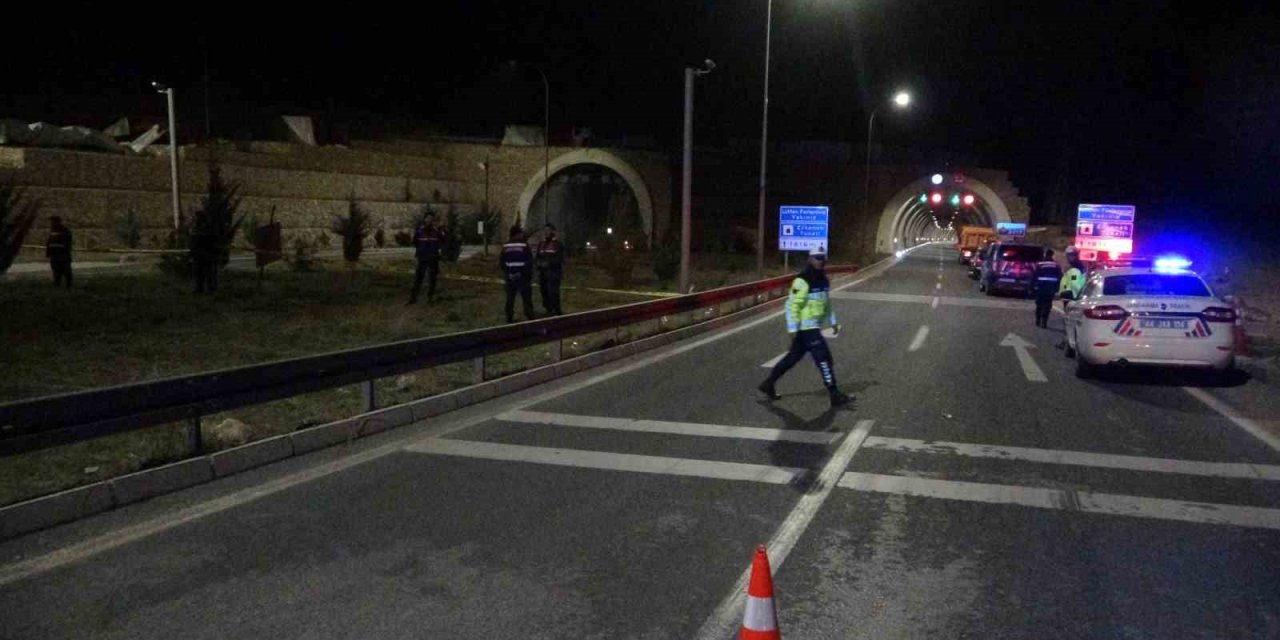 Malatya’da tır yangını sebebiyle ulaşıma kapan tünel trafiğe açıldı