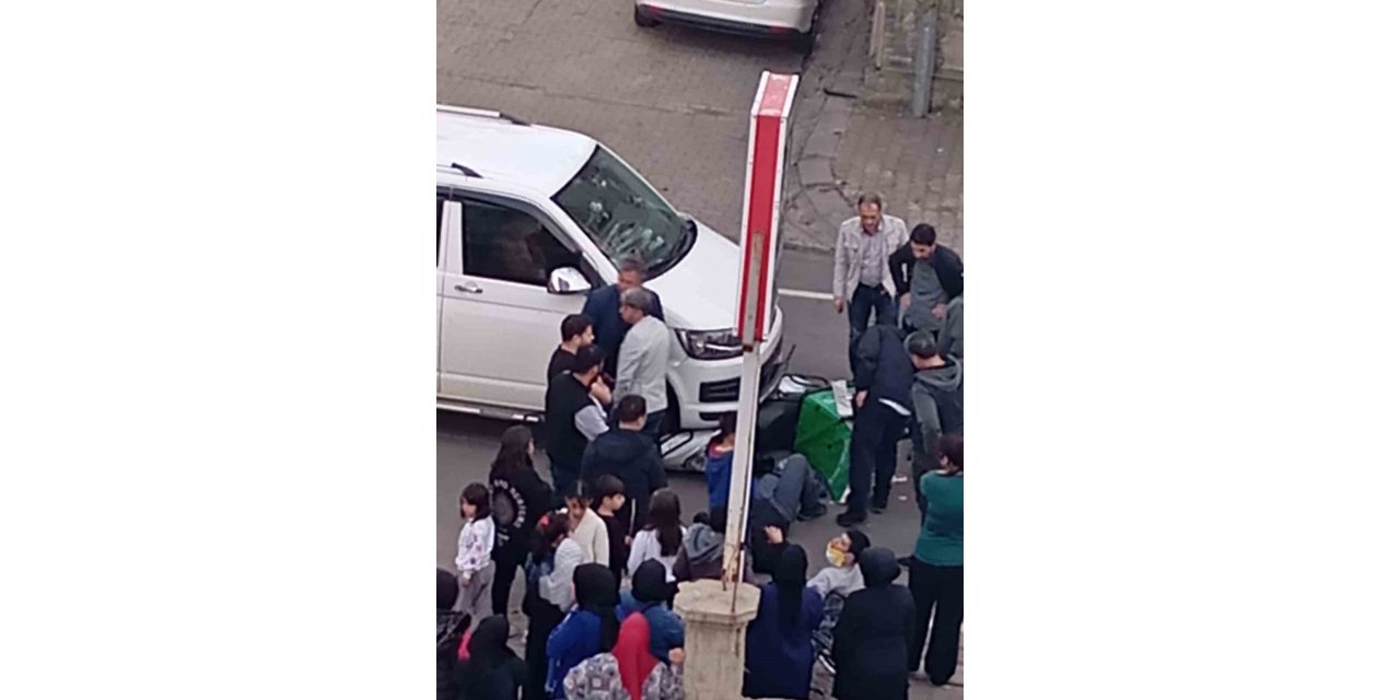 Panelvan motosiklete çarptı: 1 kişi yaralandı