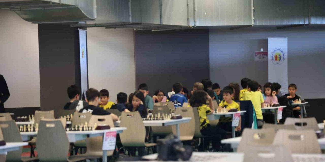 Diyarbakır’da satranç turnuvasına 17 ilden sporcular katıldı