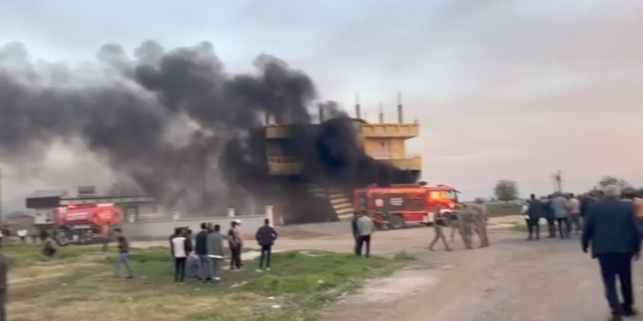 Silahlı saldırıda ölen kişinin yakınları, husumetlilerinin evini ateşe verdi