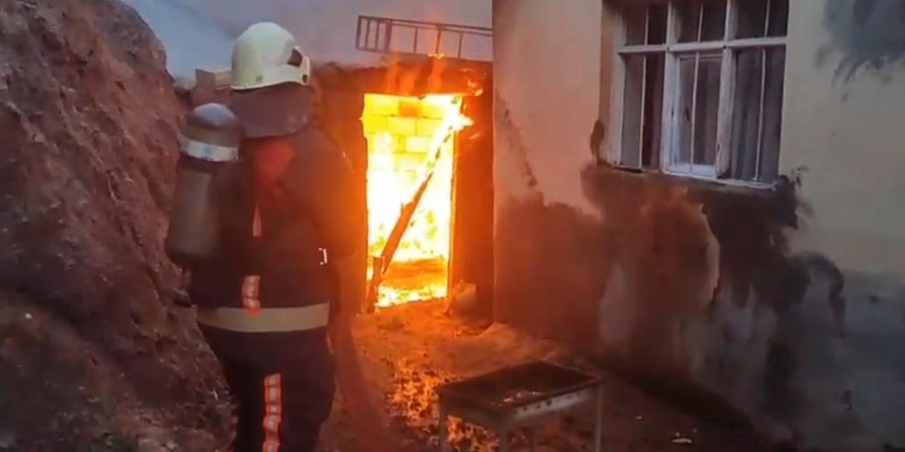 Doğubayazıt'ta tüp patladı, alevler geceyi aydınlattı