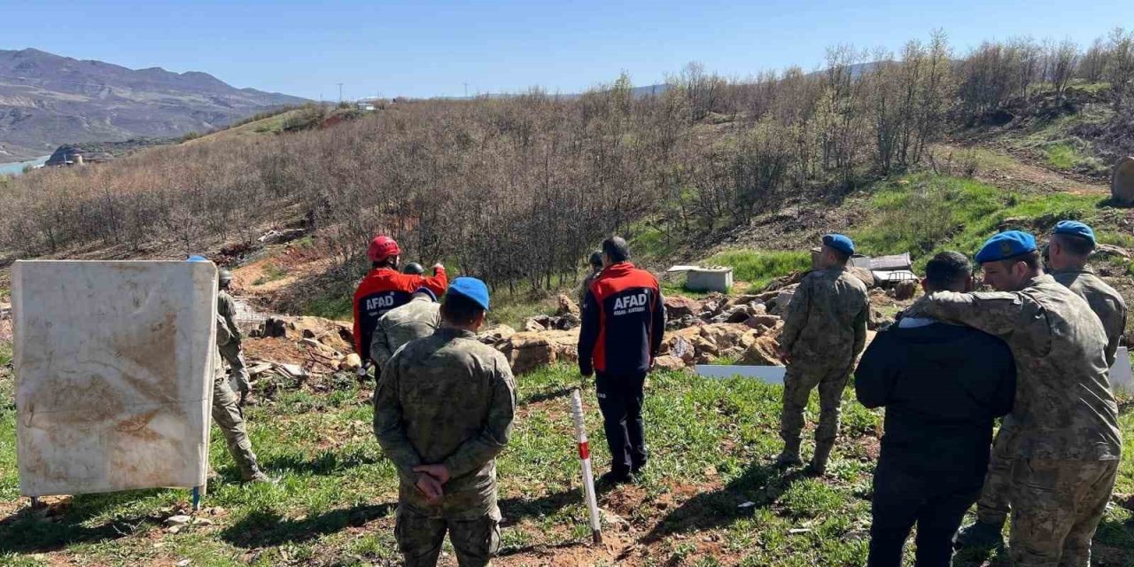 Dersim'de komando personeline arama kurtarma eğitimi