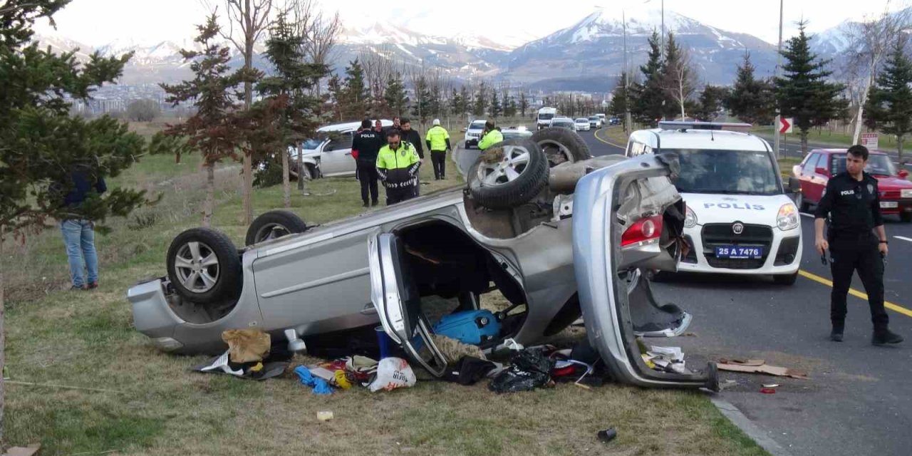 Erzurum’da ters yöne giren cip otomobille çarpıştı: 2 kişi yaralandı