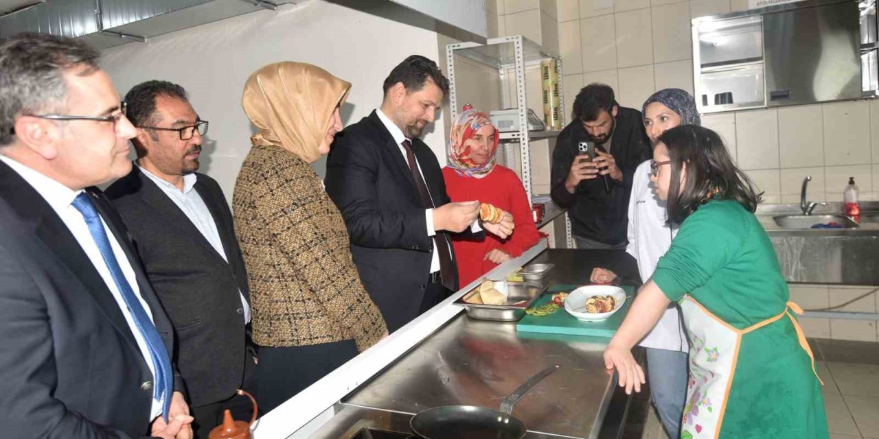 Ahlat'ta özel öğrencilere 23 Nisan’a özel etkinlik