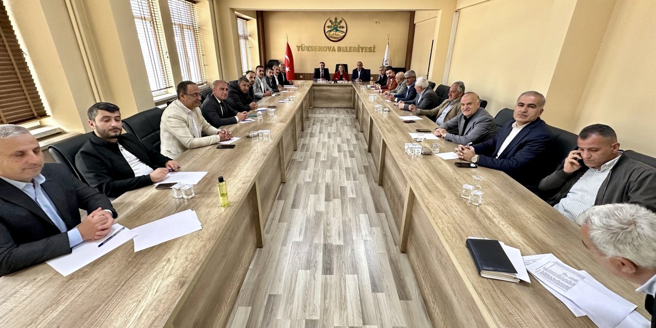 Kırmızıgül ve Diri muhtarlarla bir araya geldi