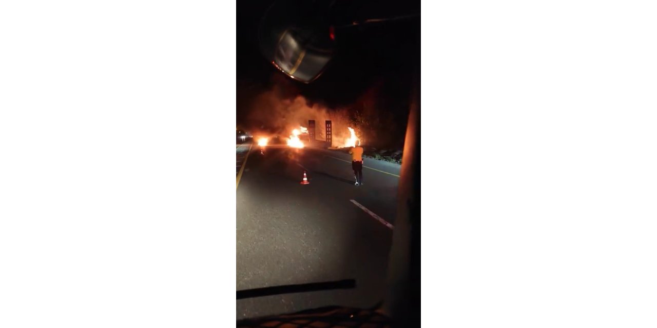 Elazığ’da tır alev aldı